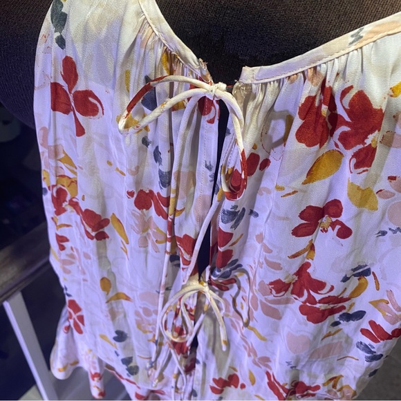 Grade & Gather, large, sleeveless women’s blouse, multiple tieback, floral - Picture 11 of 16